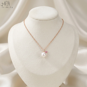 สร้อยคอจี้รูปแอปเปิ้ลทองคำแท้ 18K ดีไซน์น่ารัก ประดับด้วยพลอยแซฟไฟร์สีชมพูธรรมชาติและเพชรแท้ ของขวัญสำหรับผู้หญิง - Product Image 4
