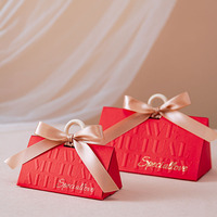 Boîte cadeau de mariage et de fiançailles Haute Couture, boîte à bonbons triangulaire avec gaufrage et revêtement UV, impression avec laminage mat