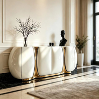 Buffet ovale incurvé en fibre de verre, finition ivoire brillant avec garniture dorée, armoire de rangement à 6 portes pour hall de luxe européen