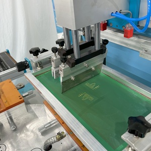 Tùy chỉnh bốn trạm tự động quay Màn hình máy in cánh tay cơ khí phi tiêu chuẩn cho bề mặt pin lụa mới - Product Image 4