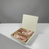 Ensemble cadeau de luxe en soie de mûrier 100% tissée, personnalisé avec logo OEM/ODM, comprenant un masque de nuit, un chouchou et une taie d'oreiller, pour usage domestique, vente en gros