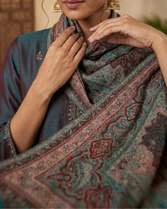 Écharpe Hijab de Luxe pour Femme en Viscose Premium à Motif Floral – Idéale pour Tenues Décontractées – Prix Export Disponible – Vente Flash - Product Image 5