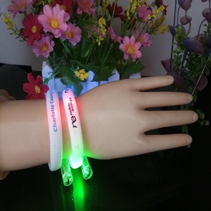 Los fabricantes venden pulsera <span class=keywords><strong>de</strong></span> fibra óptica accesorios <span class=keywords><strong>de</strong></span> concierto pulsera LED Europa y los <span class=keywords><strong>Estados</strong></span> <span class=keywords><strong>Unidos</strong></span> concierto pulsera TPU - Product Image 4