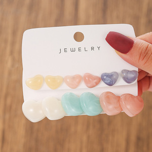 Boucles d'oreilles en forme de cœur en résine, bijoux colorés à la mode pour femmes, à porter au quotidien - Product Image 1