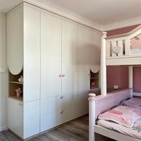Armoire modulaire Elite pour enfants avec grille à jouets détachable pour projet de mobilier haut de gamme de crèche de designer étranger