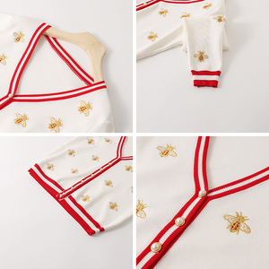 Maglioni lavorati a maglia con bottoni a contrasto monopetto manica lunga Cardigan ricamato ape stilista di alta qualità KD - Product Image 5