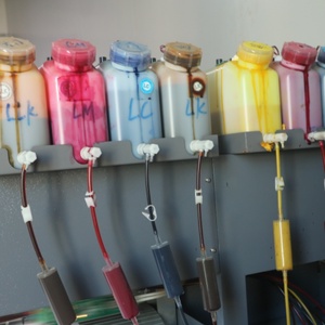 โรงงานขายส่งเครื่องพิมพ์อิงค์เจ็ทแบบไวด์ฟอร์แมต A1 คุณภาพดีที่สุดสำหรับงานพิมพ์แบบ Dye Sublimation และหมึก Eco Solvent สภาพใหม่ - Product Image 5