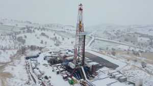Plataforma de Perfuração Montada em Veículo Padrão API 1500m-4000m, Plataforma de Trabalho para Reparo de Poços de Petróleo Montada em Caminhão à Venda - Product Image 6