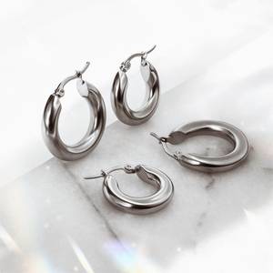 Bon marché, vente en gros, boucles d'oreilles créoles épaisses en <span class=keywords><strong>or</strong></span> 18 carats, bijoux simples, boucles d'oreilles créoles modernes en acier inoxydable 316L pour femmes - Product Image 2