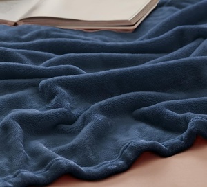 Manta ligera y acogedora de franela de 50x60 pulgadas, azul marino - Product Image 4