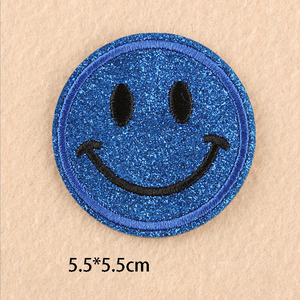 Ucuz işlemeli giyim çanta dekorasyon için sıcak eritme yapışkan yuvarlak Glitter yüz yama Diy konfeksiyon nakış yamalar - Product Image 3
