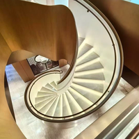 Escalier en colimaçon en acier massif, design moderne, autoportant, avec main courante intérieure, écologique et durable