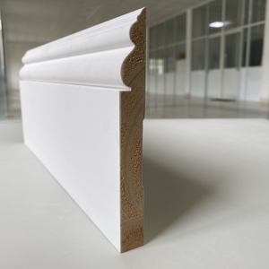 Rodapié de Madera de Pino Pintado con Acabado Blanco, Resistente al Agua - Product Image 3