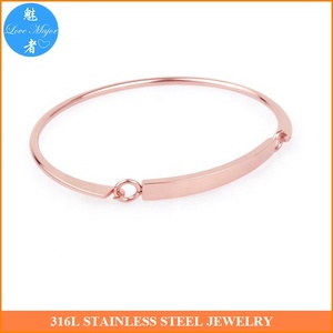 <span class=keywords><strong>Bracciale</strong></span> <span class=keywords><strong>Rigido</strong></span> in Acciaio Inossidabile Inciso con Placcatura in <span class=keywords><strong>Oro</strong></span> <span class=keywords><strong>Rosa</strong></span>, Gioiello di Moda per Donne - Product Image 2
