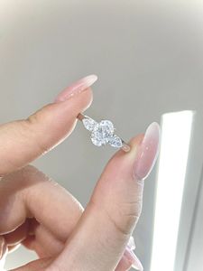 Anillos de Boda de Platino PT950 con Diamantes Cultivados en Laboratorio, Elegantes Anillos, Joyería Ecológica al por Mayor, MOQ 2 Piezas con Certificación IGI - Product Image 3