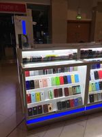 Accessoires pour téléphones portables Présentoir en verre Vitrine Vitrine de réparation de téléphone Centre commercial Kiosque de téléphone portable