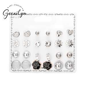 مجموعة جديدة شهرية عابرة للحدود من أقراط نسائية مرصعة من سبيكة مطلية كهربائياً، 12 زوجاً بتصاميم زهرة وقلب ونجمة وقمر مرصعة بالماس - Product Image 4