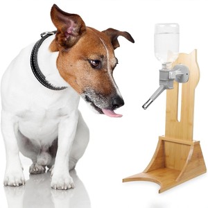 Soporte para botella de agua para mascotas, alimentador automático colgante de madera para perros y gatos, cuenco para mascotas con dispensador, capacidad de 500Ml - Product Image 1