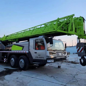 Camion grue Zoomlion 70 tonnes haute performance, homologué EPA, transmission fluide et pompe durable avec forte capacité de levage - Product Image 1