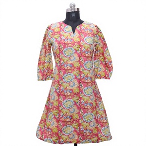 Belle robe en coton doux, faite à la main, légère, en coton indien imprimé, manches longues, robe pour femmes, coton avec imprimé floral - Product Image 1