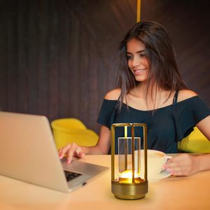 Lámpara de Mesa de Cristal Moderna con Alimentación de 5V, Lámpara de Escritorio Inalámbrica Recargable de Aluminio, con 3 Colores y Atenuación Gradual para Hoteles - Product Image 4