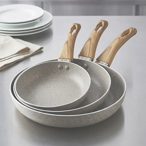 Ensemble de casseroles en céramique grise antiadhésives, poêle à frire avec poignée en bois douce au toucher - Product Image 1