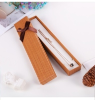 Boîtes cadeaux rigides en carton avec doublure en éponge, finition brillante/mate, fermeture magnétique pour colliers, stock usine, faible MOQ