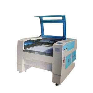 Máquinas de filtro más nuevas de fábrica Máquina de corte por láser CO2 para tela no tejida - Product Image 1