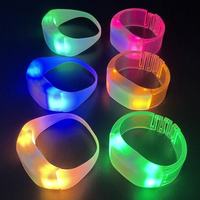 Drôle W bracelet DMX télécommandé RGB LED Bracelet Festival lampe de poche tissu Led Bracelet pour événement