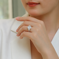 Bague de fiançailles en moissanite pour femme en argent sterling 925, coupe ovale, trois pierres, pierre latérale en poire, tige fendue, pavé