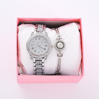 Jam tangan wanita, 2024 jam tangan perempuan, piringan Romawi, desain mewah, jam tangan kuarsa, Set gelang