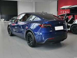 <span class=keywords><strong>Tesla</strong></span> <span class=keywords><strong>Model</strong></span> <span class=keywords><strong>Y</strong></span> 2024 Edizione High Performance, SUV Elettrico di Medie <span class=keywords><strong>Dimensioni</strong></span> in Blu con Autonomia CLTC di 554 km e Ricarica Rapida - Product Image 3