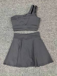 Completo da Tennis 2 in 1 con Top Monospalla e Gonna a Vita Alta, Pantaloncini con Tasche ad Asciugatura Rapida, Tuta da Padel e Badminton - Product Image 3