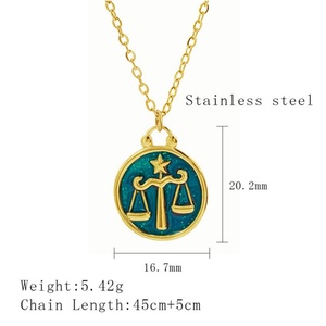 Collares de Moda Personalizados con Colgante Redondo de Acero Inoxidable Chapado en Oro con Esmalte del Signo Zodiacal para Mujer - Product Image 3