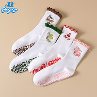 Chaussettes de sport en gros OEM, tricotées, antidérapantes, personnalisées, brodées, en coton écologique, pour Pilates, gym, enfants et jeunes