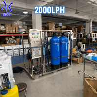 Station de traitement d'eau par osmose inverse 2 T/H complète avec réservoirs de prétraitement, système d'osmose inverse industriel 2000 LPH, certifié CE ISO