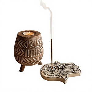 Ensemble brûleur d'encens fait main avec porte-bougie en bois et diffuseur aromatique en laiton motif Hamsa, articles de décoration d'intérieur pour table - Product Image 1