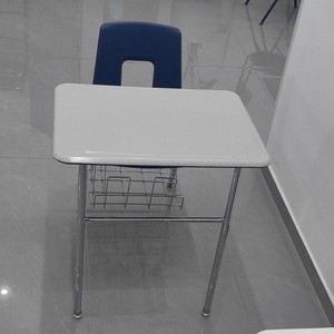 ชุดโต๊ะและเก้าอี้นักเรียน โครงโลหะ ท็อปพลาสติก ตะกร้าตาข่าย เฟอร์นิเจอร์โรงเรียน 92x63x75.5 ซม. ดีไซน์เรียบง่าย ทนทาน - Product Image 2