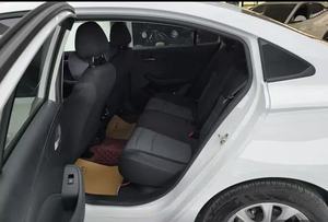 Rongwei I5 Modèle 2023 1.5L Conduite à gauche Essence <span class=keywords><strong>Voiture</strong></span> d'occasion pas chère pour la vente <span class=keywords><strong>en</strong></span> gros Fabriquée <span class=keywords><strong>en</strong></span> Chine - Product Image 4