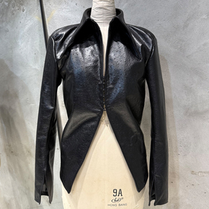 Veste en cuir de mouton gaufré effet autruche pour femme, manteau court haute couture, vestes en cuir noir - Product Image 1