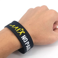 Le bracelet en caoutchouc de haute qualité à réponse rapide pour la Bible