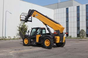 Chariot télescopique de 17 m de portée, 5 tonnes, équipé d'une flèche télescopique, d'un châssis tout-terrain 4x4 et d'attaches rapides - Product Image 3