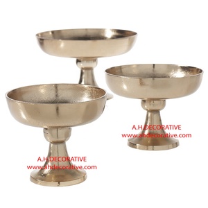 Florero de Metal con pedestal dorado para mesa, florero de lujo antiguo para decoración de bodas - Product Image 4