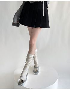 Chaussettes mi-mollet blanches pour femmes avec nœud décoratif, respirantes et confortables, idéales pour les ballerines, la vie quotidienne et les tenues élégantes - Product Image 3