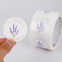Rouleau d'autocollants personnalisés ronds « Wander More Worry Less » pour l'aventure en plein air, étiquettes imprimées colorées sur le thème de la nature pour l'emballage de bouteilles d'eau