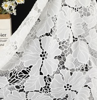 Tissu en dentelle florale respirant et hydrosoluble 100% coton pour vêtements ou robe hawaïenne, tissu en dentelle brodée