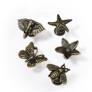 Poignées de meubles créatives en alliage de zinc antique, forme abeille, à trou unique, pour tiroirs et armoires de chambre d'enfant - Product Image 1