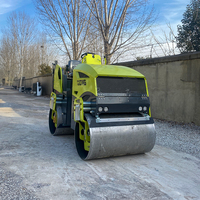 Vente chaude 4 tonnes petit compacteur de rouleau de route rouleau vibrant rouleau de route à double tambour avec toit