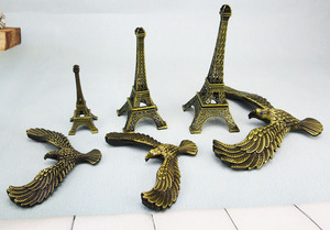 Artisanat métallique : Modèle de tour Aigle à lévitation anti-gravité, Figurine Aigle Tour Eiffel, Ornements de décoration de bureau - Product Image 6