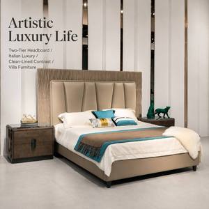 Comodino in pelle irradiante con volant ondulato <span class=keywords><strong>a</strong></span> <span class=keywords><strong>due</strong></span> livelli con gambe quadrate scure e rastremate comodino <span class=keywords><strong>a</strong></span> specchio con venature del legno - Product Image 1